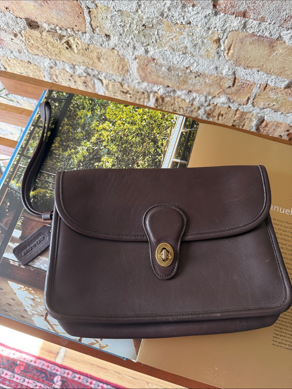 VTG Coach 90’s turnlock leather clutch chocolate brown